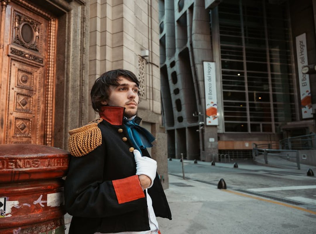 Las Mejores Formas de Cambiar tu Dinero: Bancos vs. Servicios en Línea